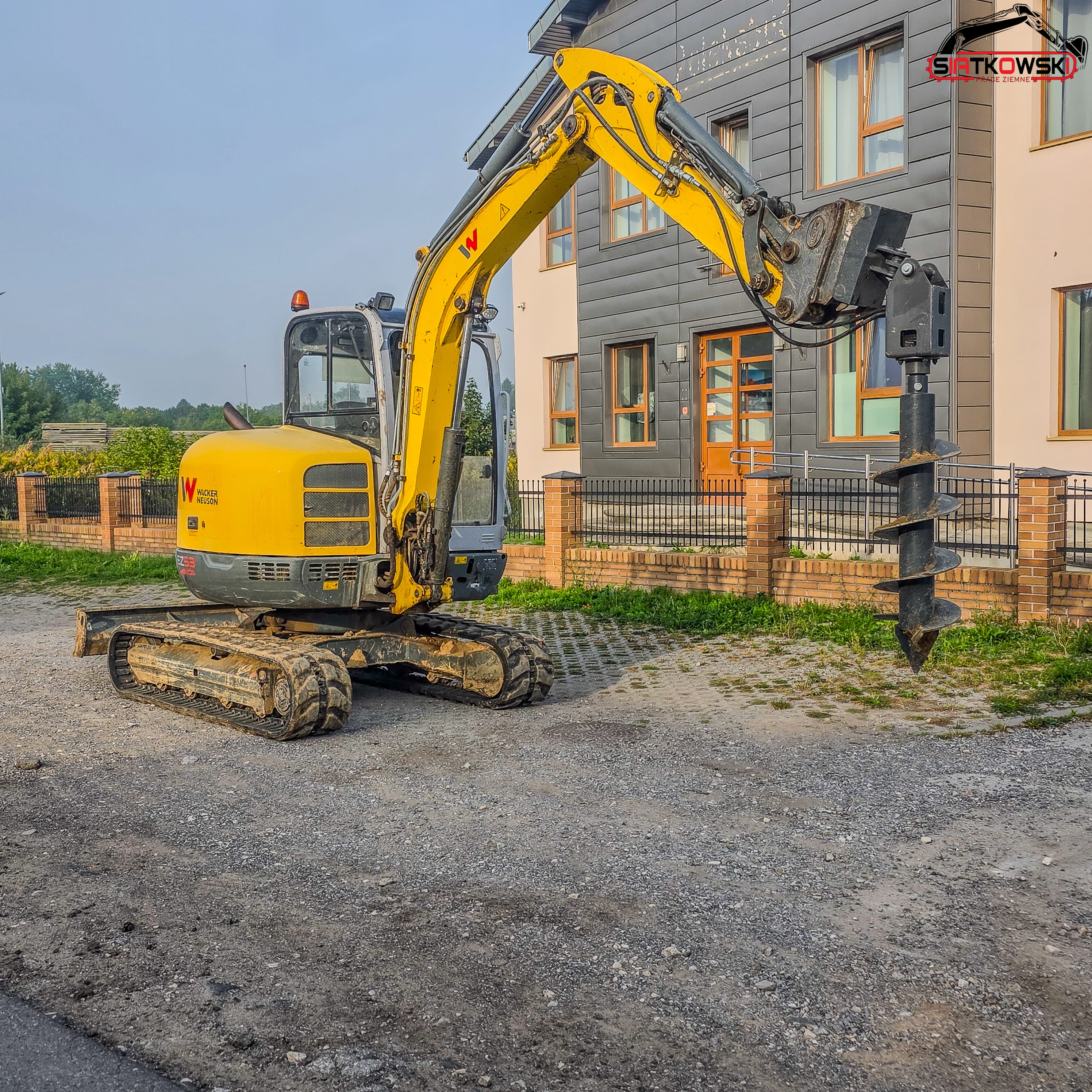 Wiertnica pod ogrodzenia